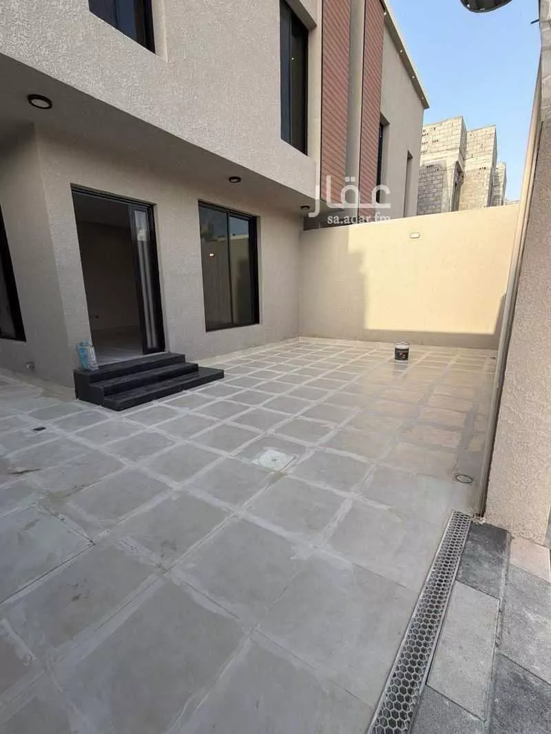 5 bedroom villa in Ash Shulah 3
