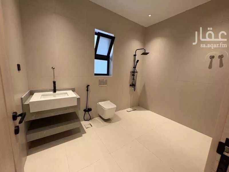 5 bedroom villa in Ash Shati Al Gharbi, Eastern Province 15