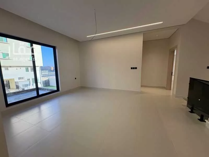 5 bedroom villa in Ash Shati Al Gharbi, Eastern Province 18