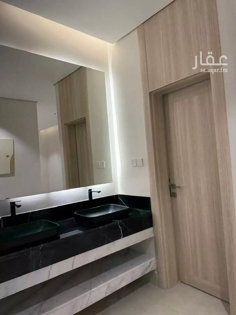 6 bedroom villa in Dahiat King Fahd 4
