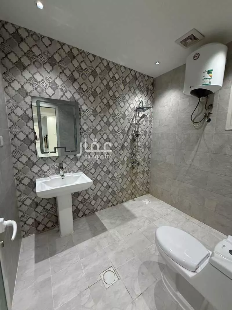 5 bedroom villa in Dahiat King Fahd 6