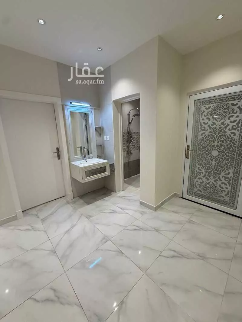 5 bedroom villa in Dahiat King Fahd 9