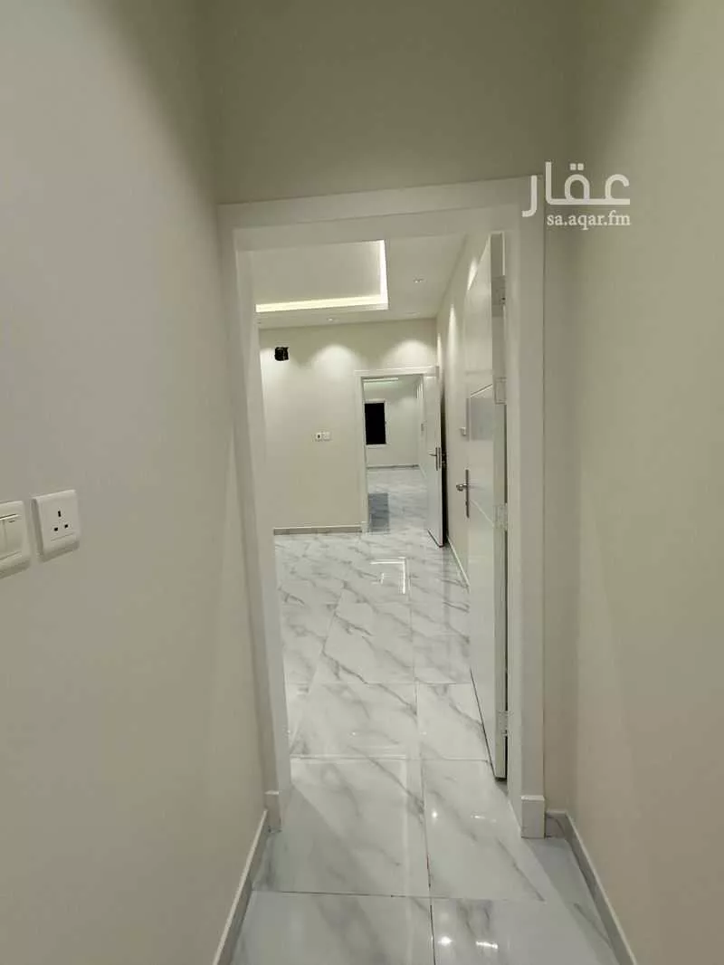 5 bedroom villa in Dahiat King Fahd 10