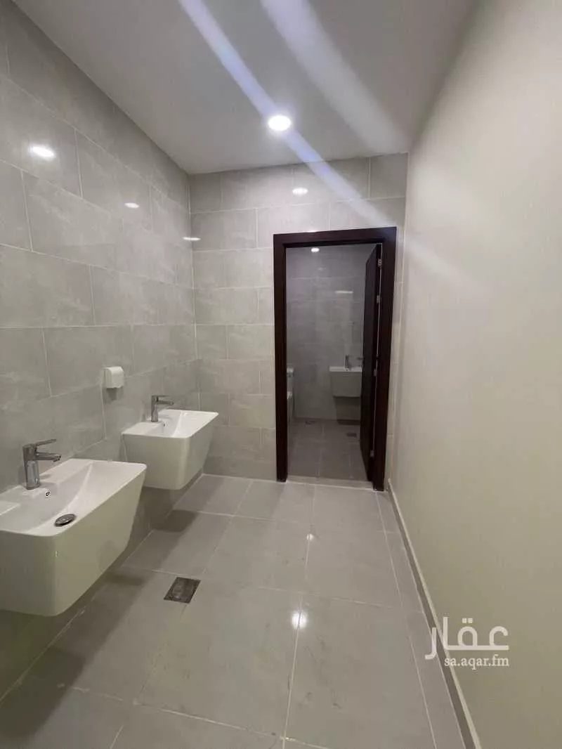4 bedroom villa in Al Janadriyah, Riyadh 9