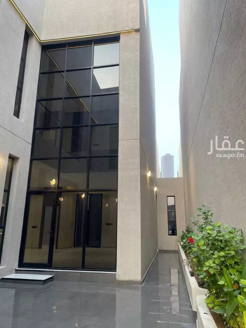 8 bedroom villa in Al Amal 3