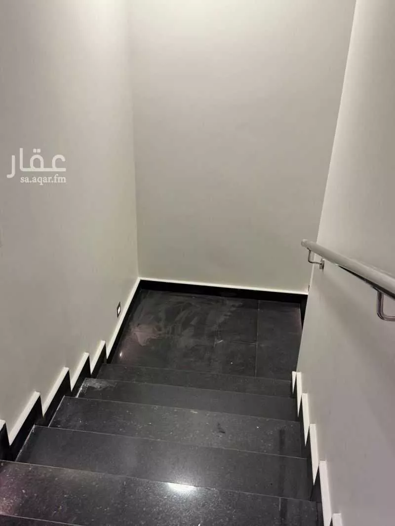 8 bedroom villa in Ash Sharq 4