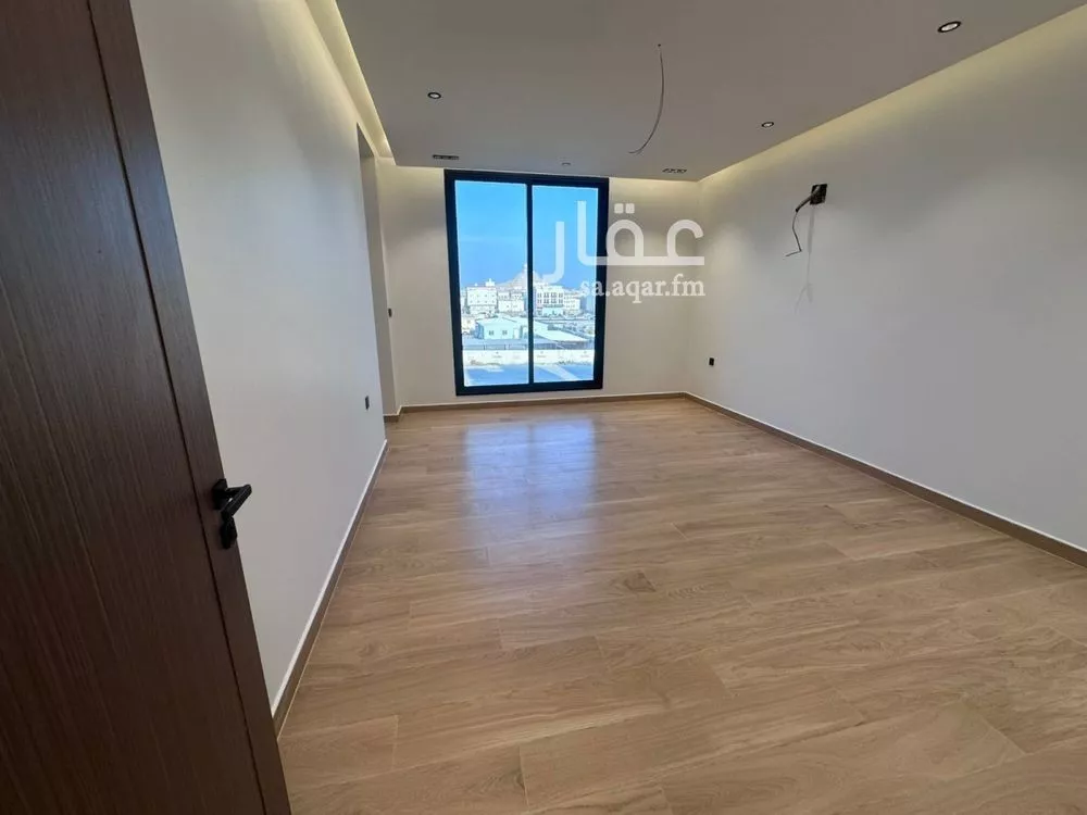 6 bedroom villa in Ash Shulah 3