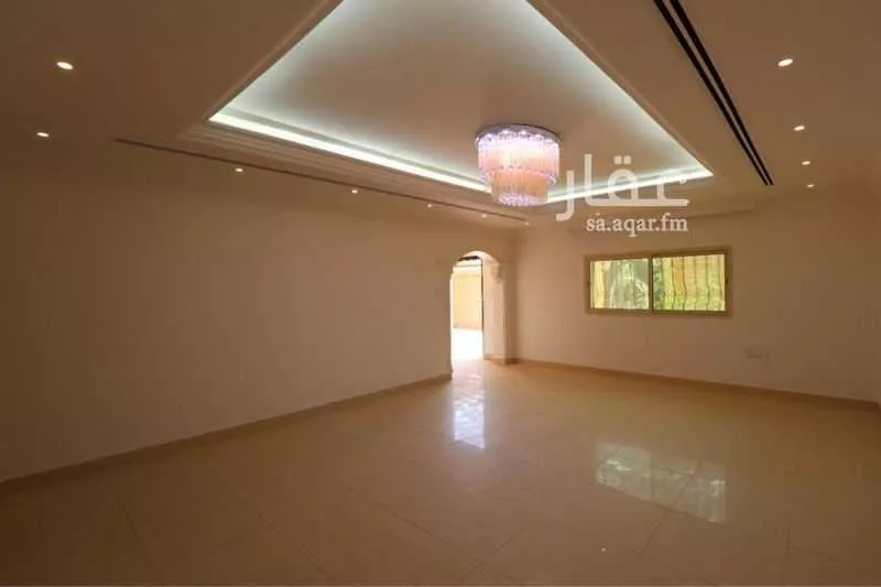 7 bedroom villa in East Beach 2
