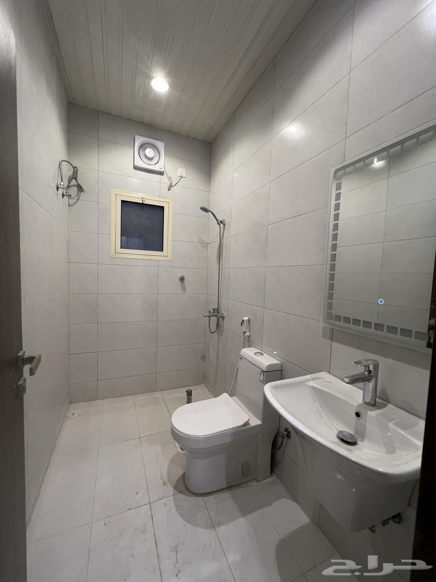 5 bedroom apartment in Al Difa, Madinah 10