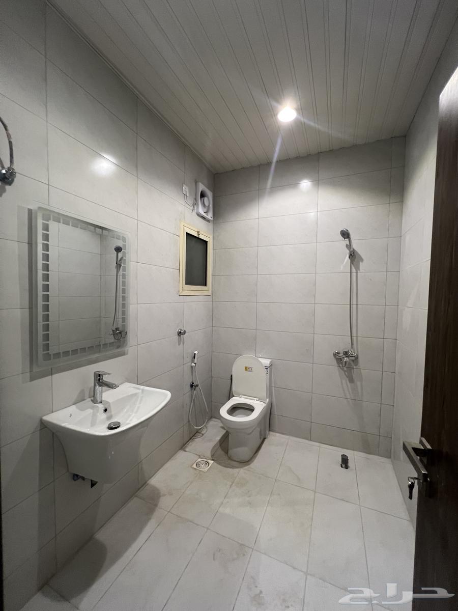 5 bedroom apartment in Al Difa, Madinah 9