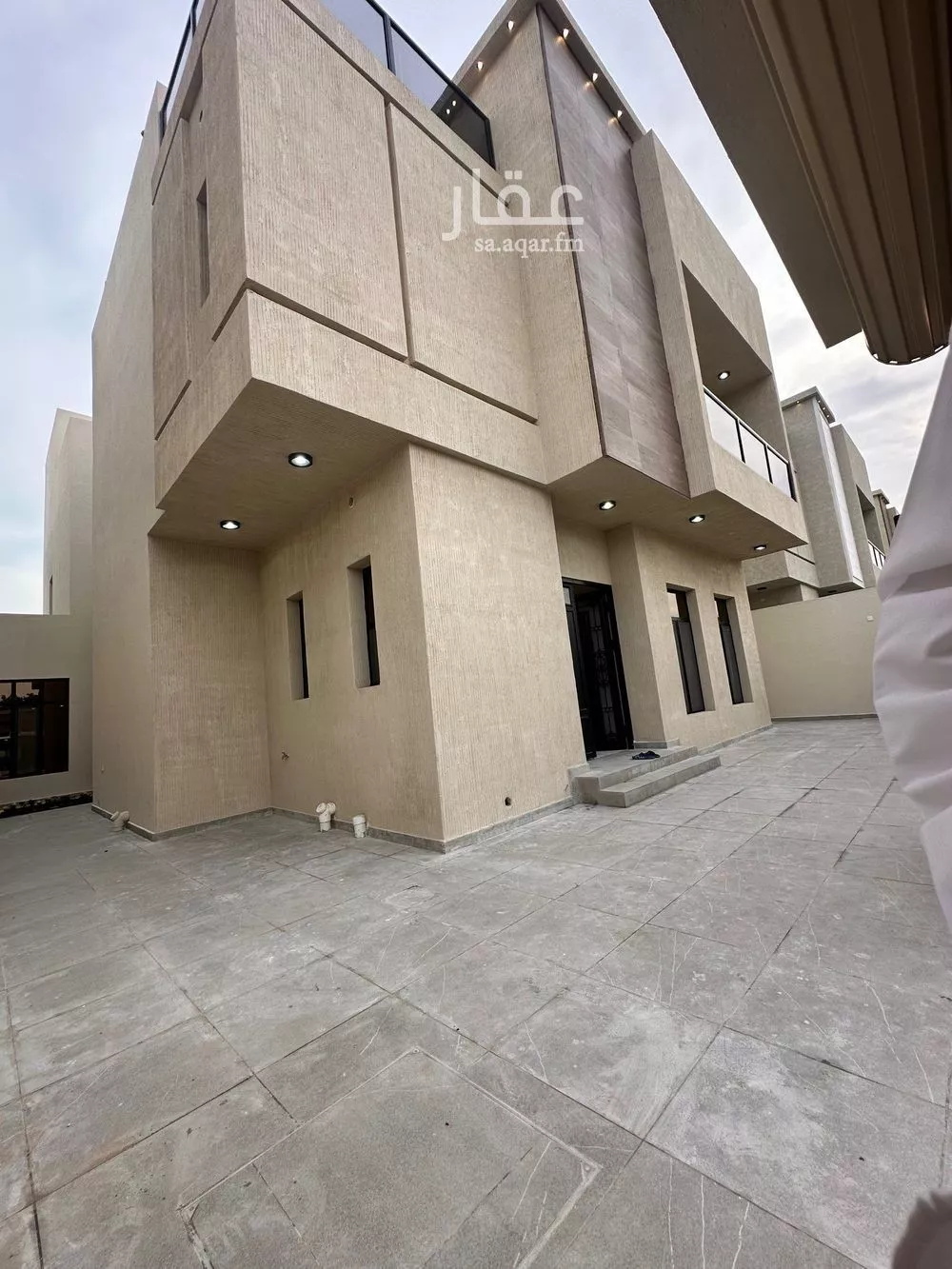 6 bedroom villa in Al Manar 3