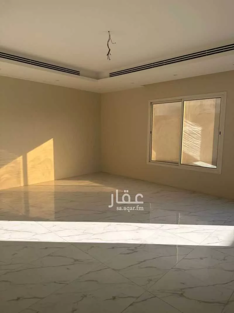 فيلا 6 غرف في المنتزة 3