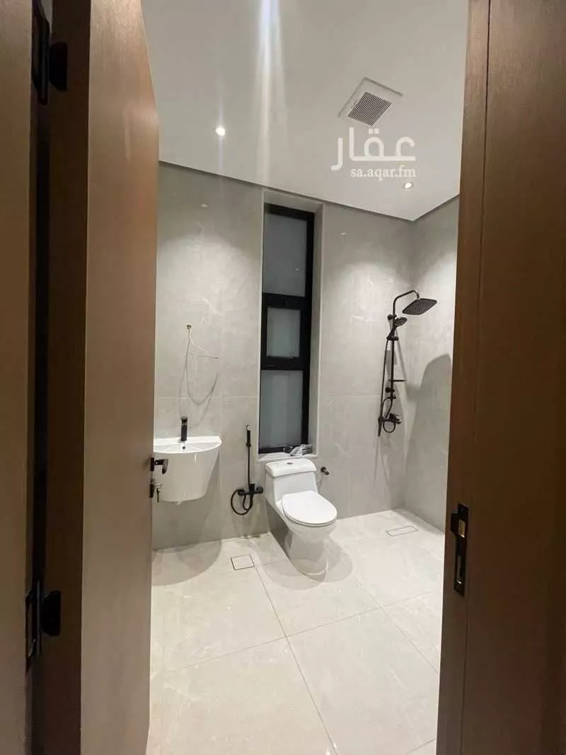 6 bedroom villa in Uhud 5