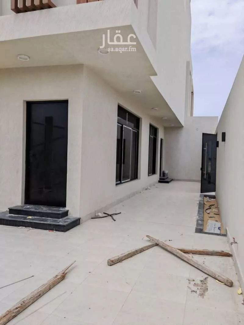 6 bedroom villa in Dahiat King Fahd 3