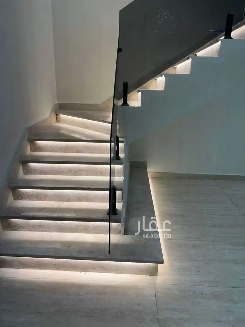 فيلا 6 غرف في ضاحية الملك فهد 5