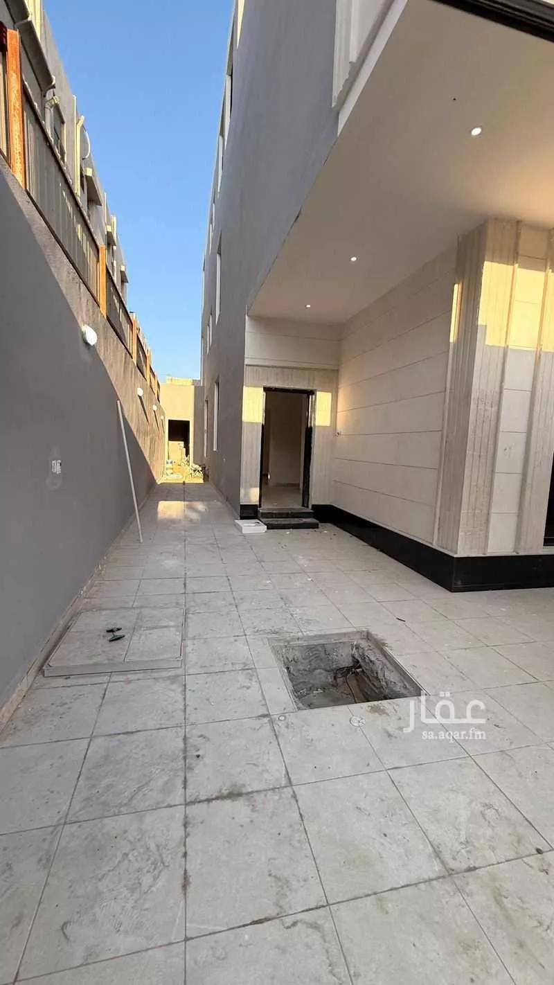 5 bedroom villa in Badr 7