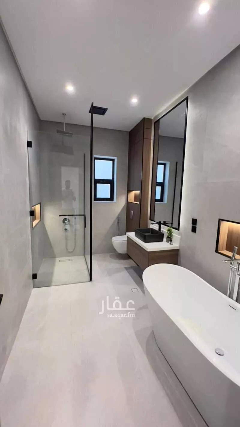 فيلا 7 غرف في السيف 4