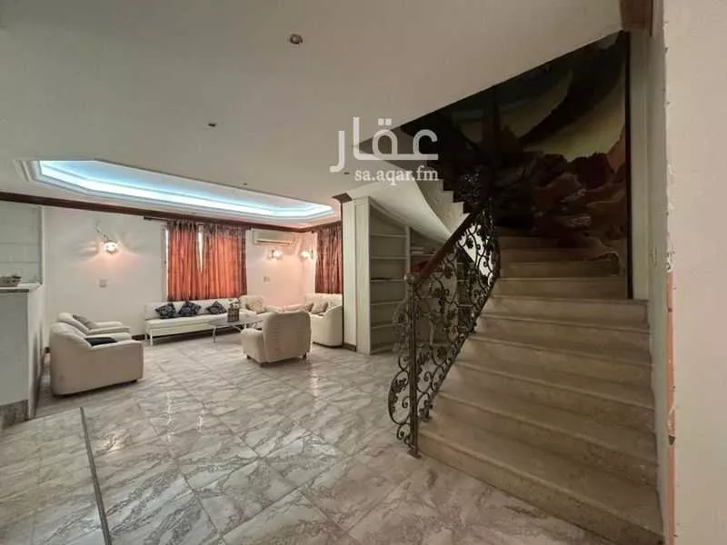 8 bedroom villa in Ash Shati Al Gharbi 13