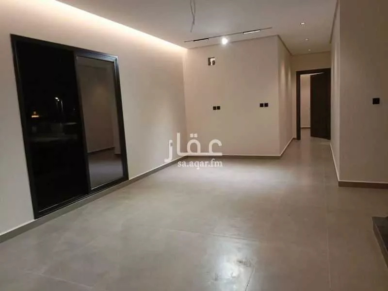 فيلا 6 غرف في السيف 8