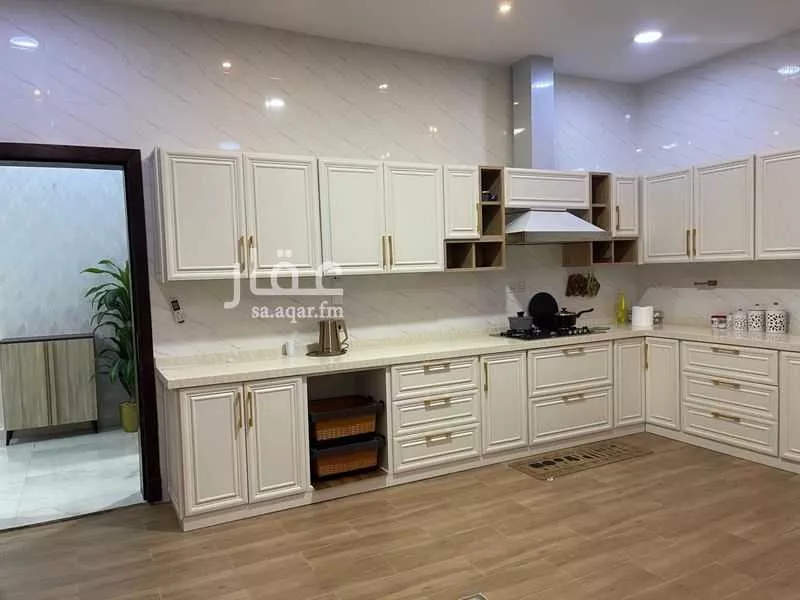 6 bedroom apartment in Al Manar 7
