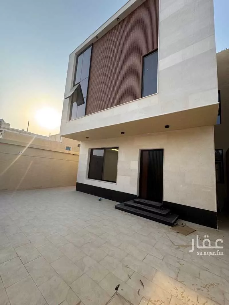 8 bedroom duplex in Dahiat King Fahd 3