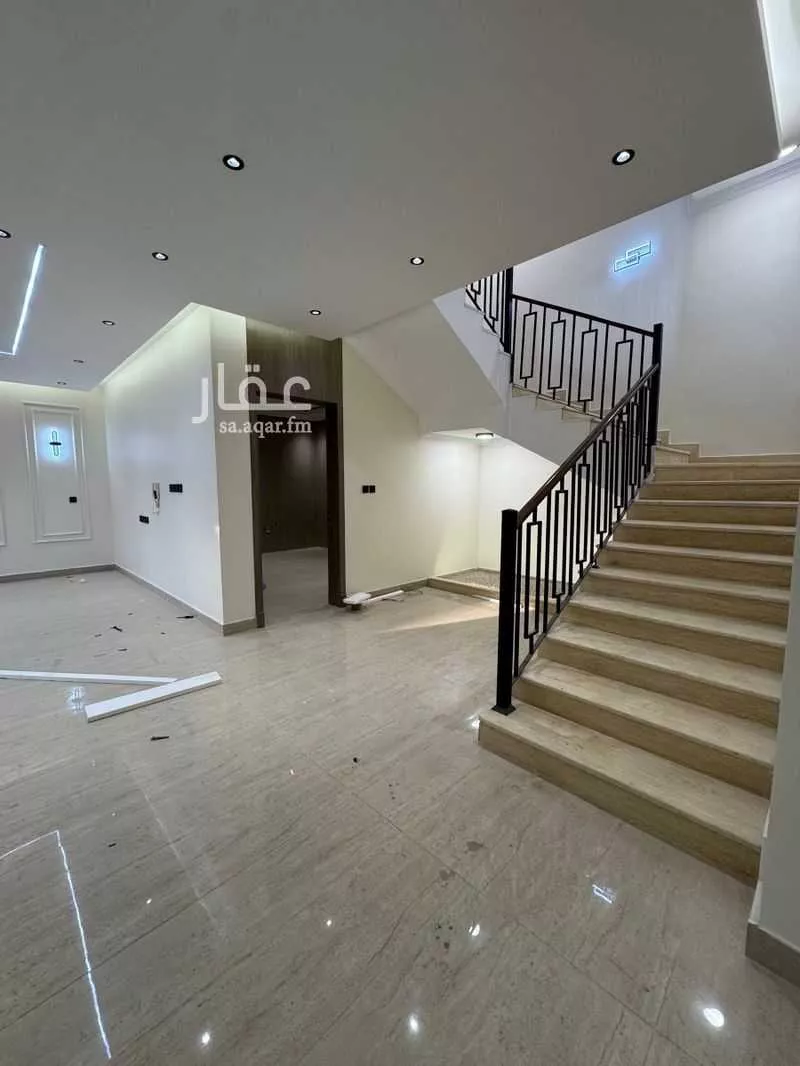 8 bedroom duplex in Dahiat King Fahd 8