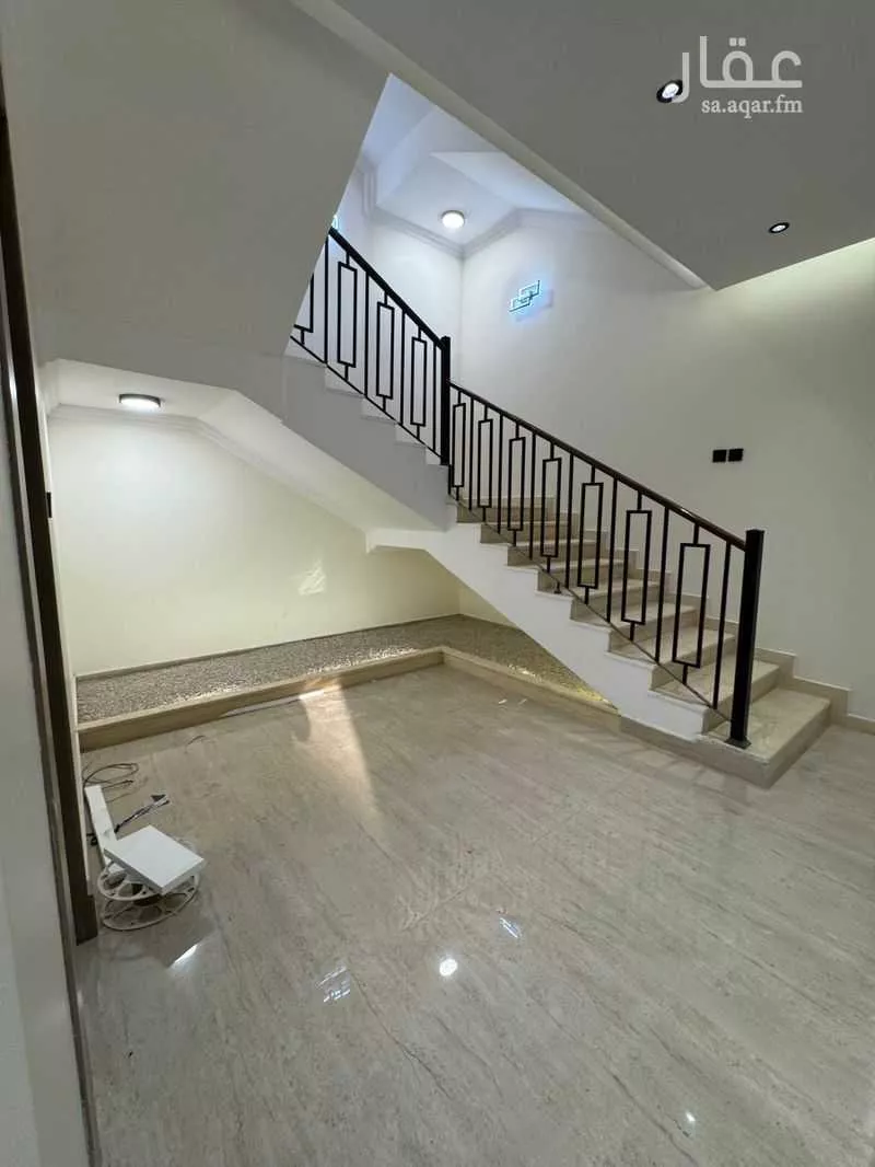 8 bedroom duplex in Dahiat King Fahd 10