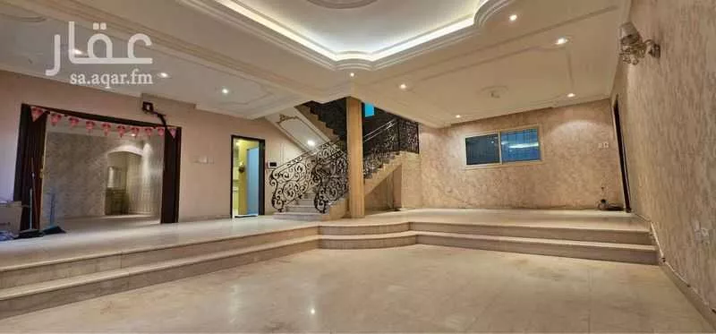 8 bedroom villa in Uhud 2