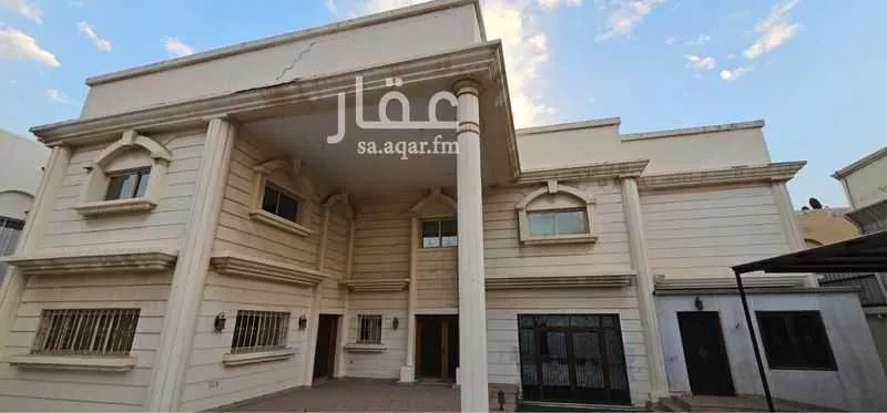 8 bedroom villa in Uhud 11
