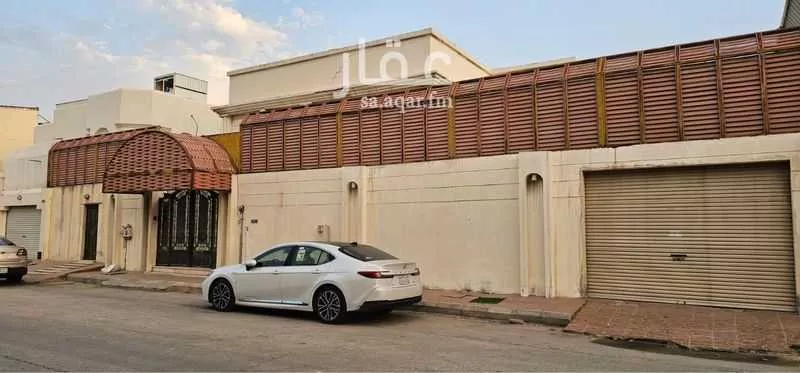 8 bedroom villa in Uhud 28