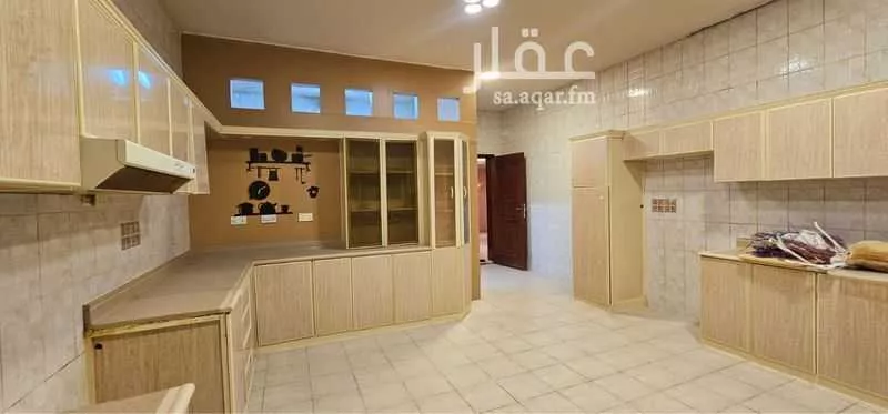 8 bedroom villa in Uhud 9