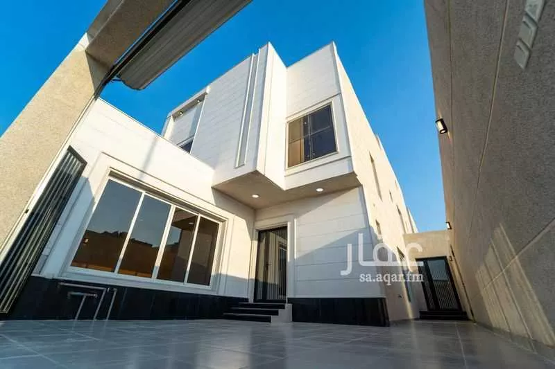 8 bedroom villa in Al Amal 22