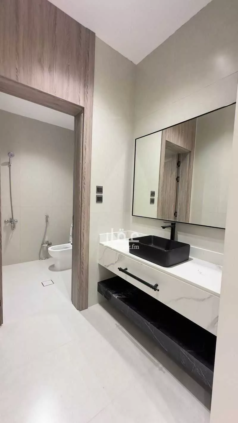 8 bedroom villa in Dahiat King Fahd 6
