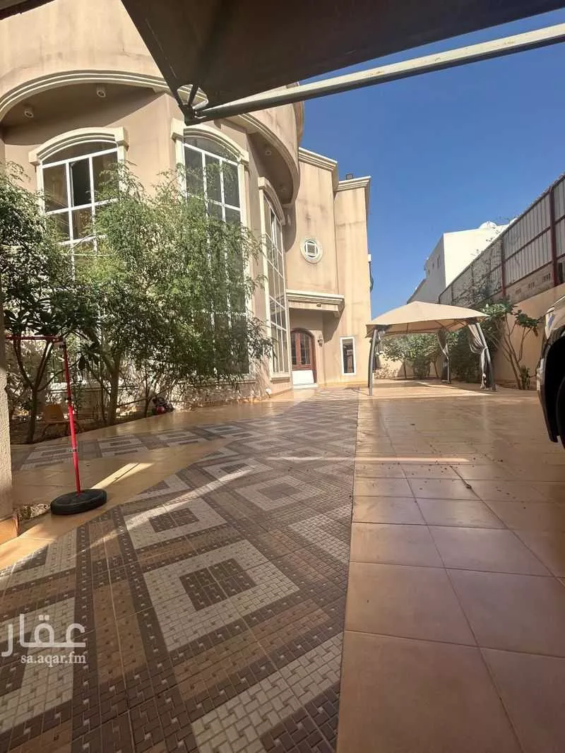 فيلا 7 غرف في طيبة 2