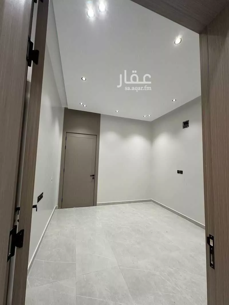 فيلا 9 غرف في ضاحية الملك فهد 12