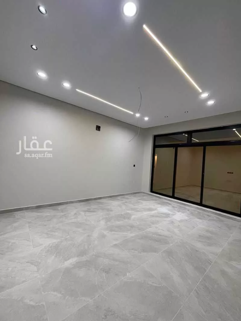 فيلا 8 غرف في الشرق 4