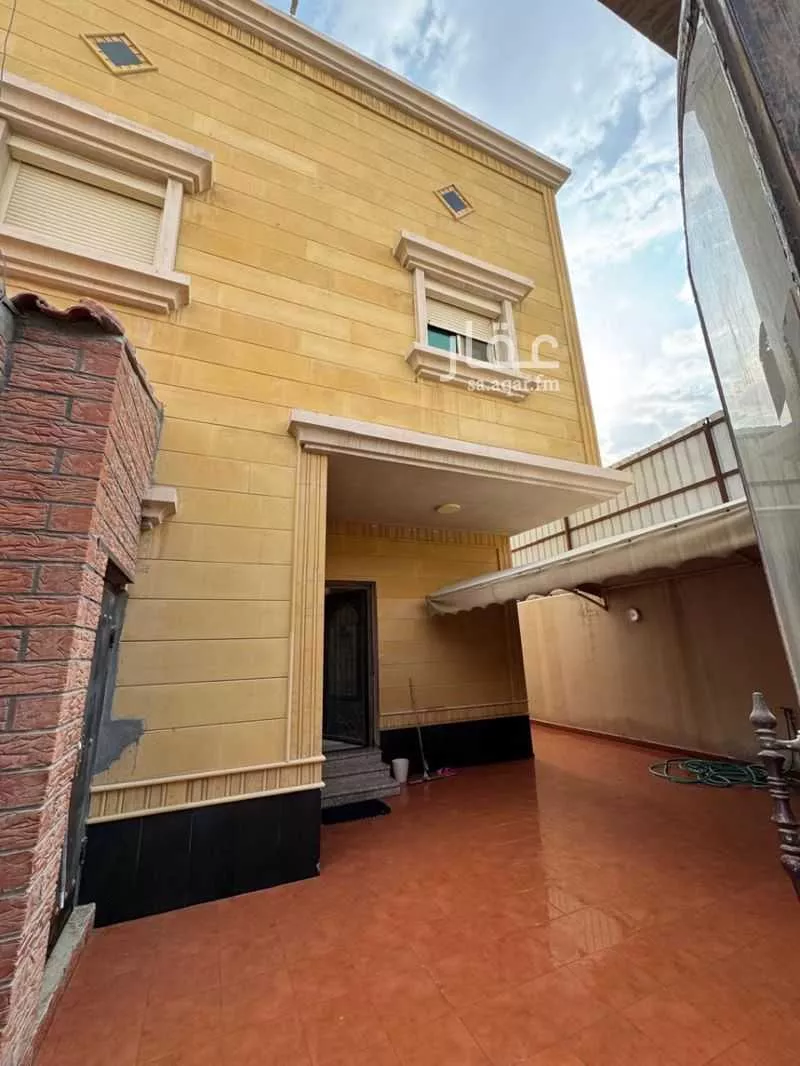 6 bedroom villa in Dahiat King Fahd 5