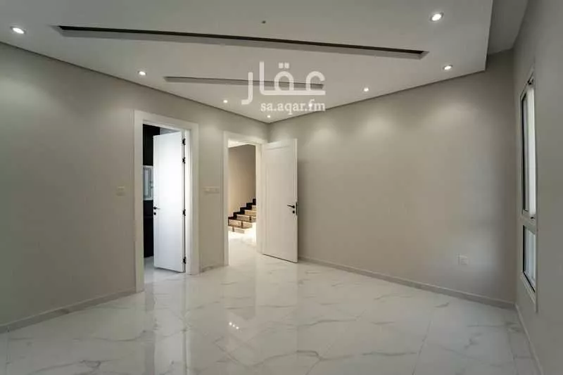 فيلا 7 غرف في الأمل 15