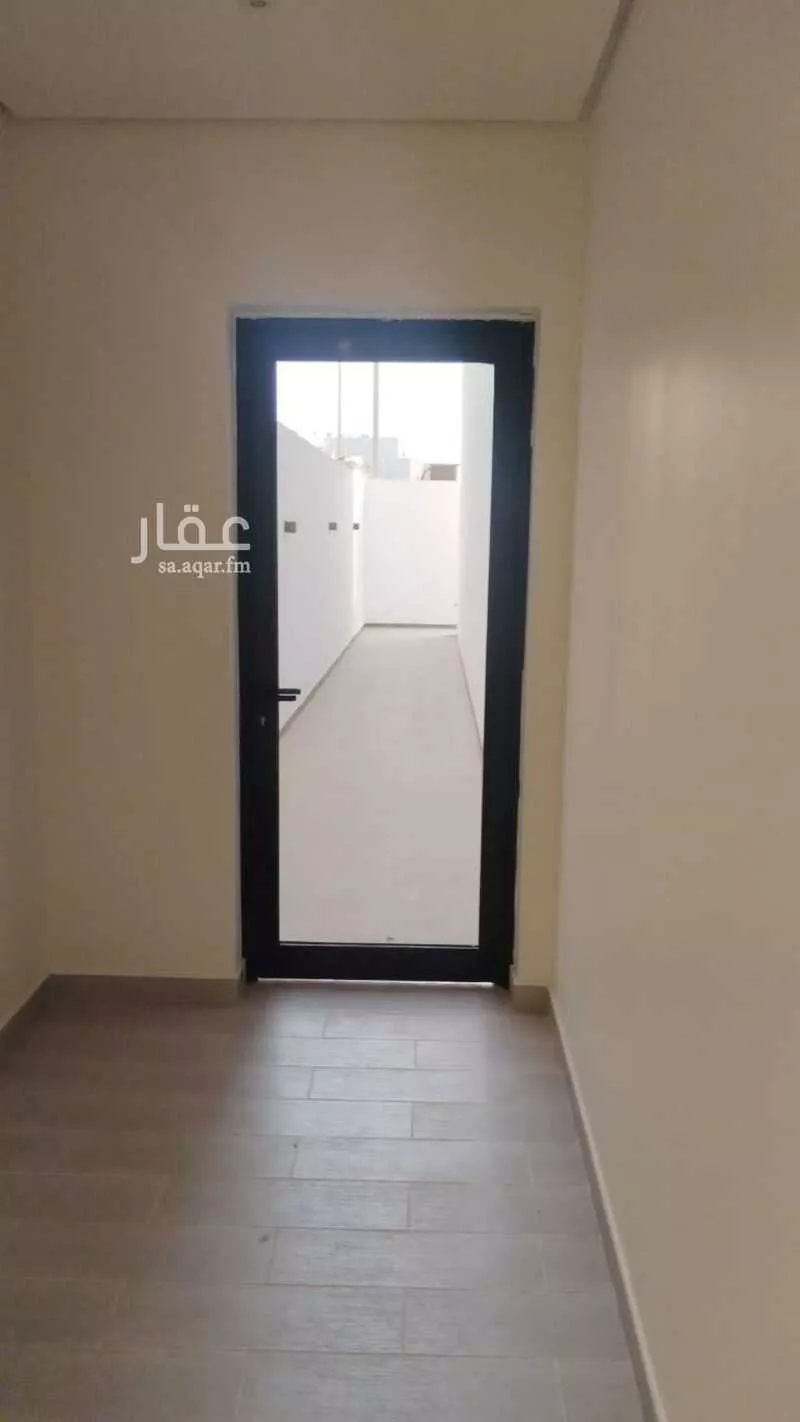 فيلا 5 غرف في الصدفة 10