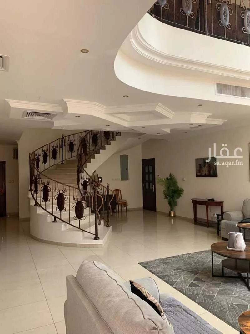 8 bedroom villa in East Beach 4