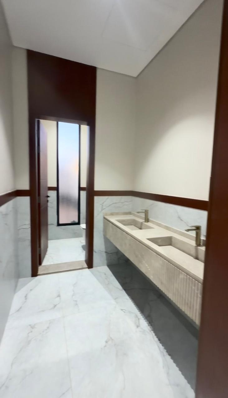 5 bedroom villa in Al Buhayrat, Jeddah 6