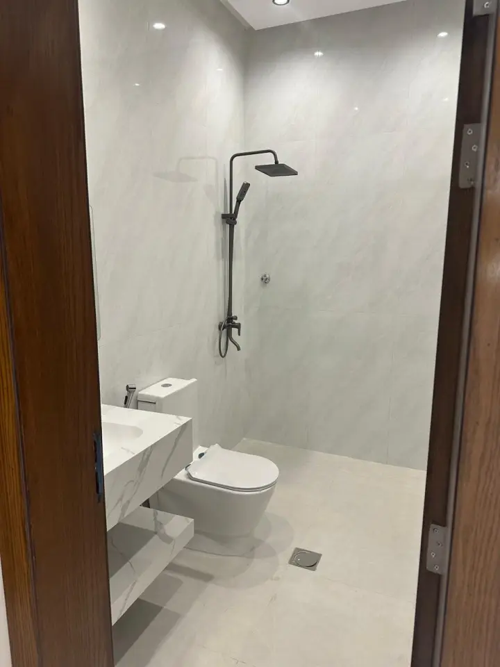 5 bedroom villa in Al Buhayrat, Jeddah 13