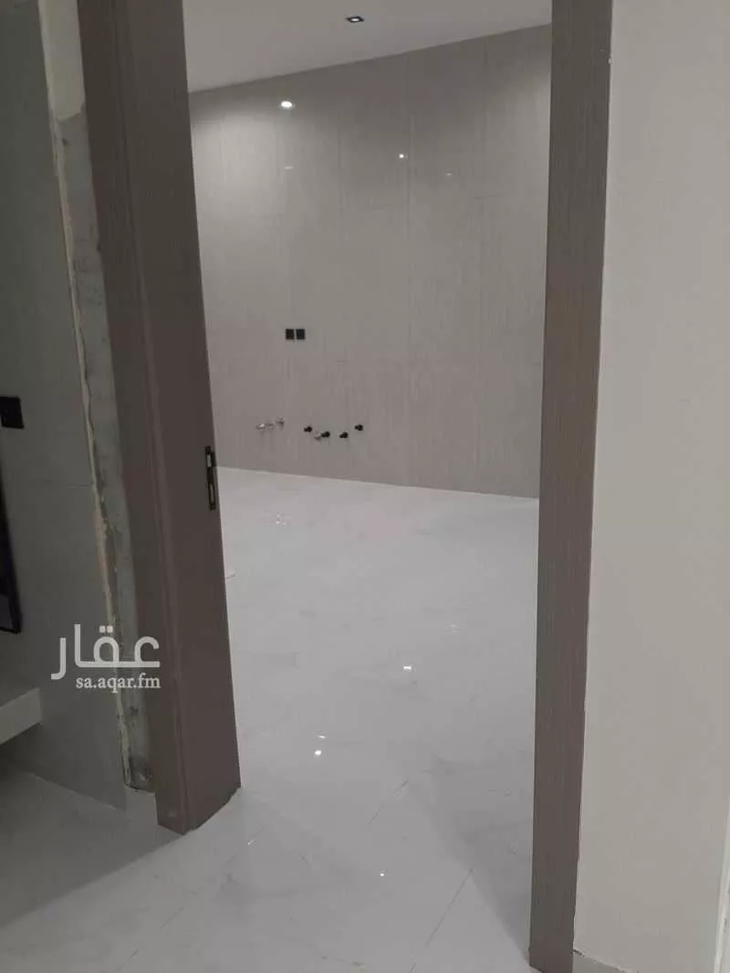 5 bedroom villa in Dahiat King Fahd 2