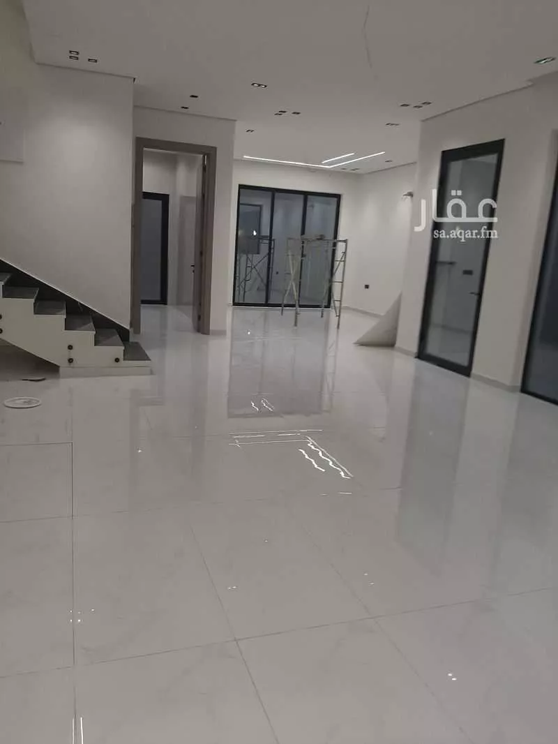 5 bedroom villa in Dahiat King Fahd 3