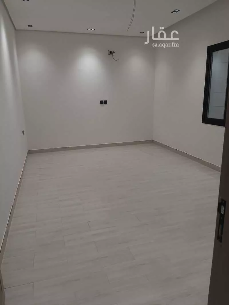 5 bedroom villa in Dahiat King Fahd 4