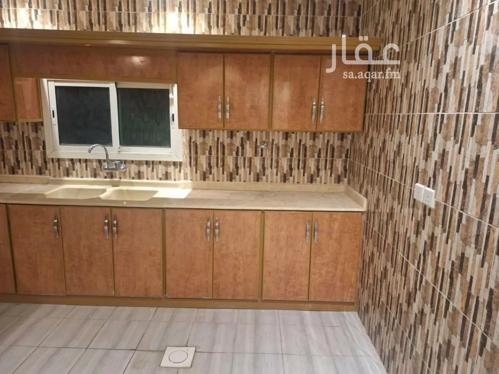 دور 3 غرف في العارض 14