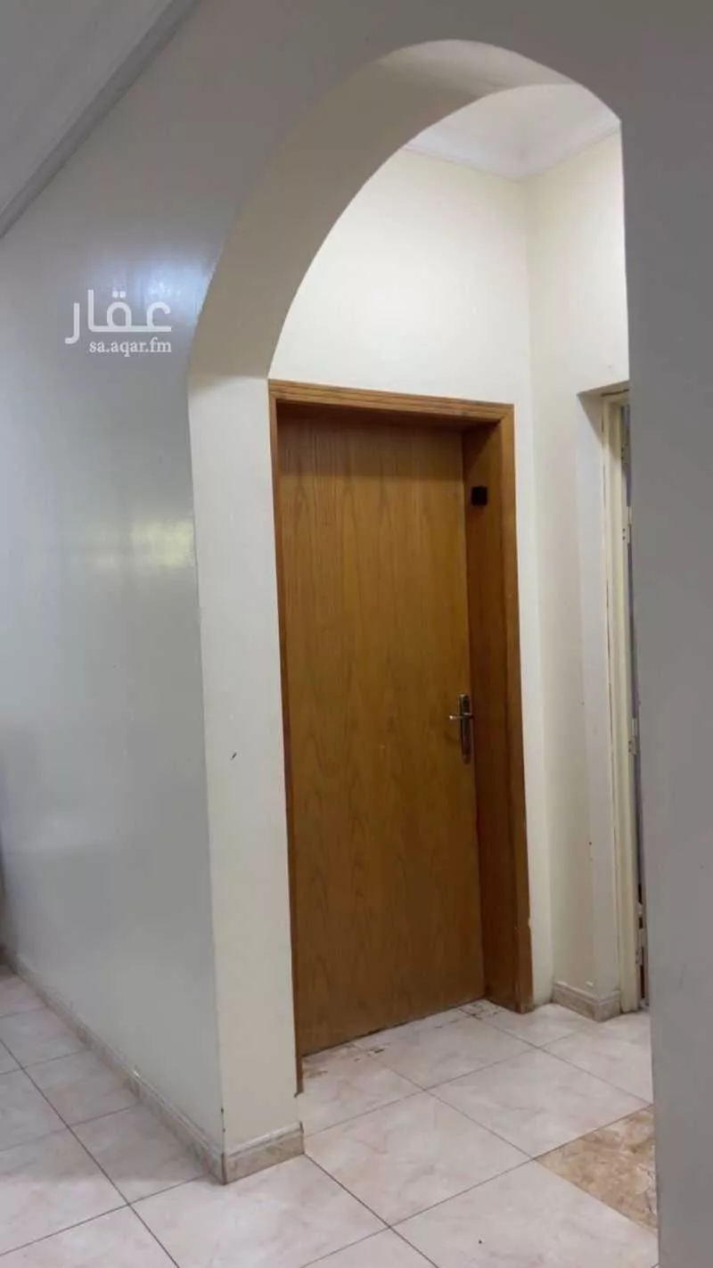 فيلا 6 غرف في النور 7