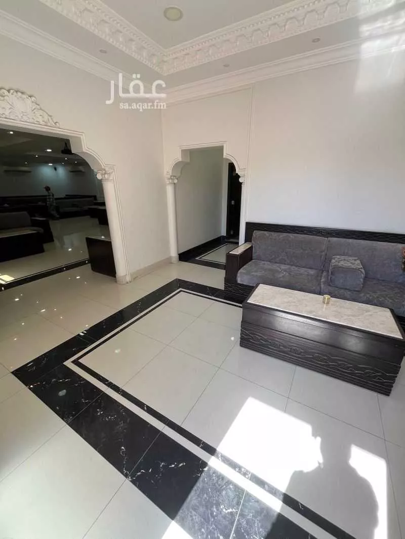 4 bedroom floor in Ash Shulah 5