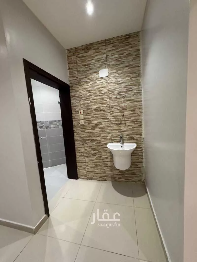 5 bedroom apartment in Ar Rayan, Jeddah 6