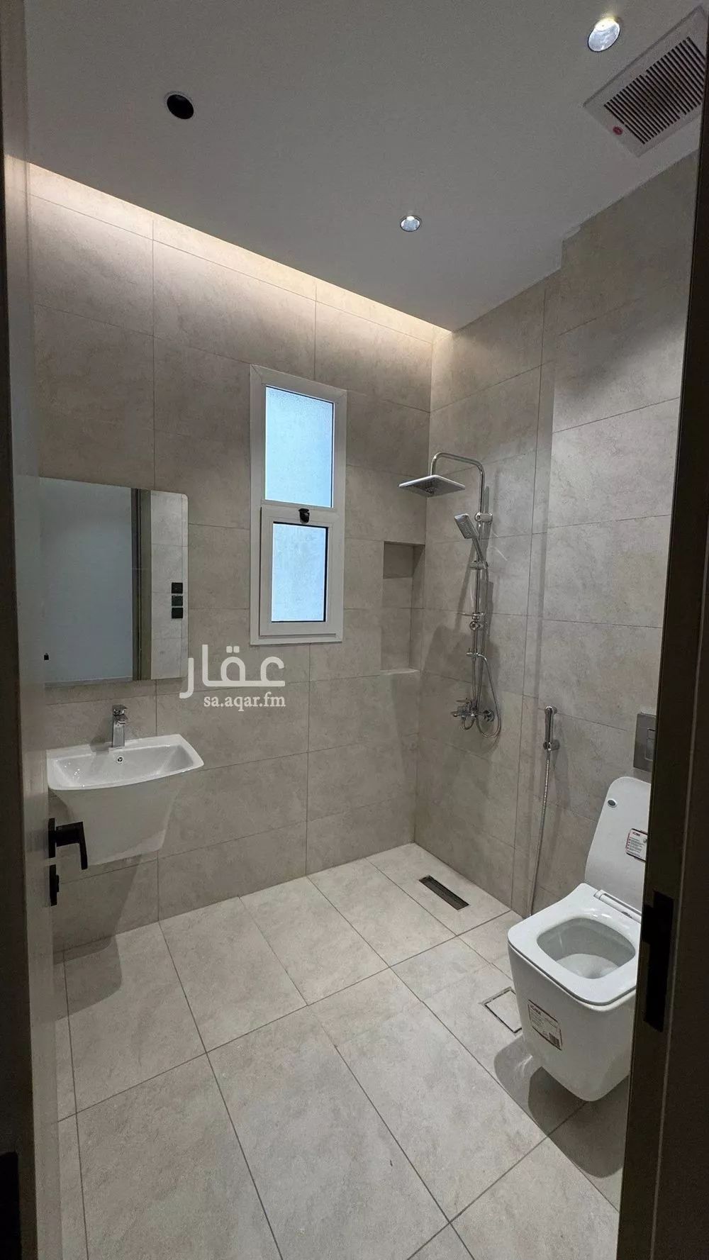 4 bedroom apartment in Al Naeem 9